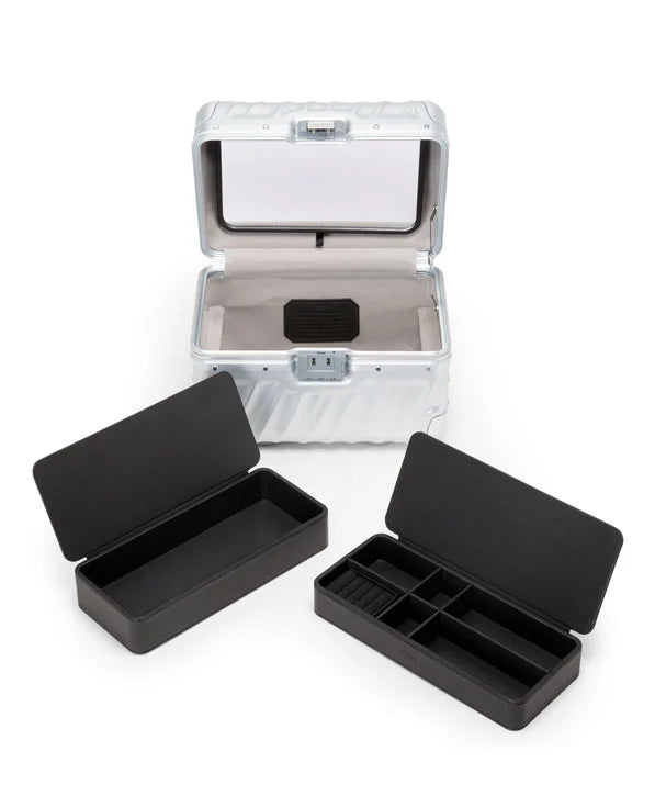 19 Degree Aluminium Train Case - Silver