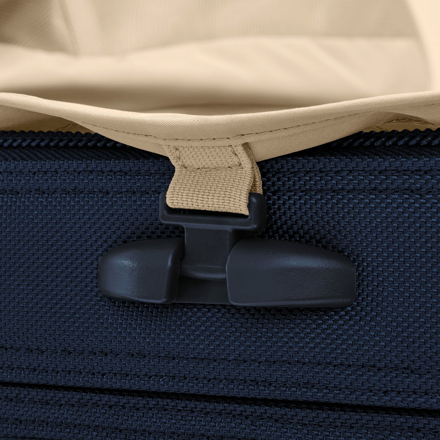 BASELINE Compact 61cm Checked Expandable Spinner - Navy