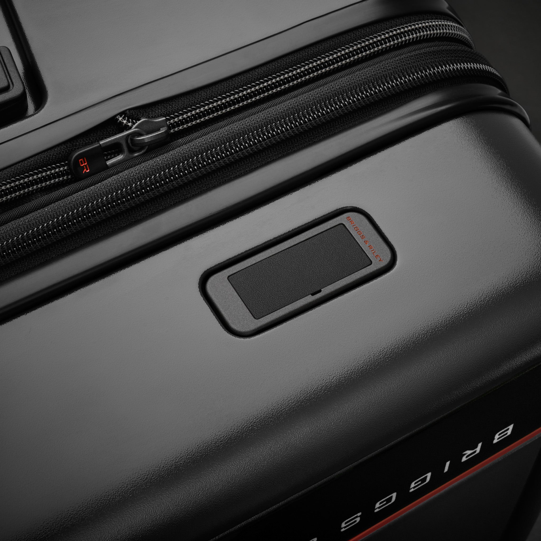 ZDX Essential 56cm Hardside Carry-On Expandable Spinner - Black