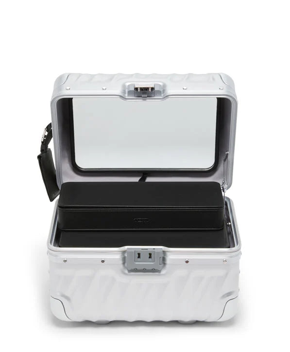 19 Degree Aluminium Train Case - Silver