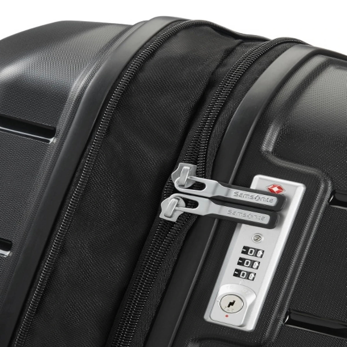 FLUX 4 Expandable Suitcase 81cm (4 Wheel) - Black