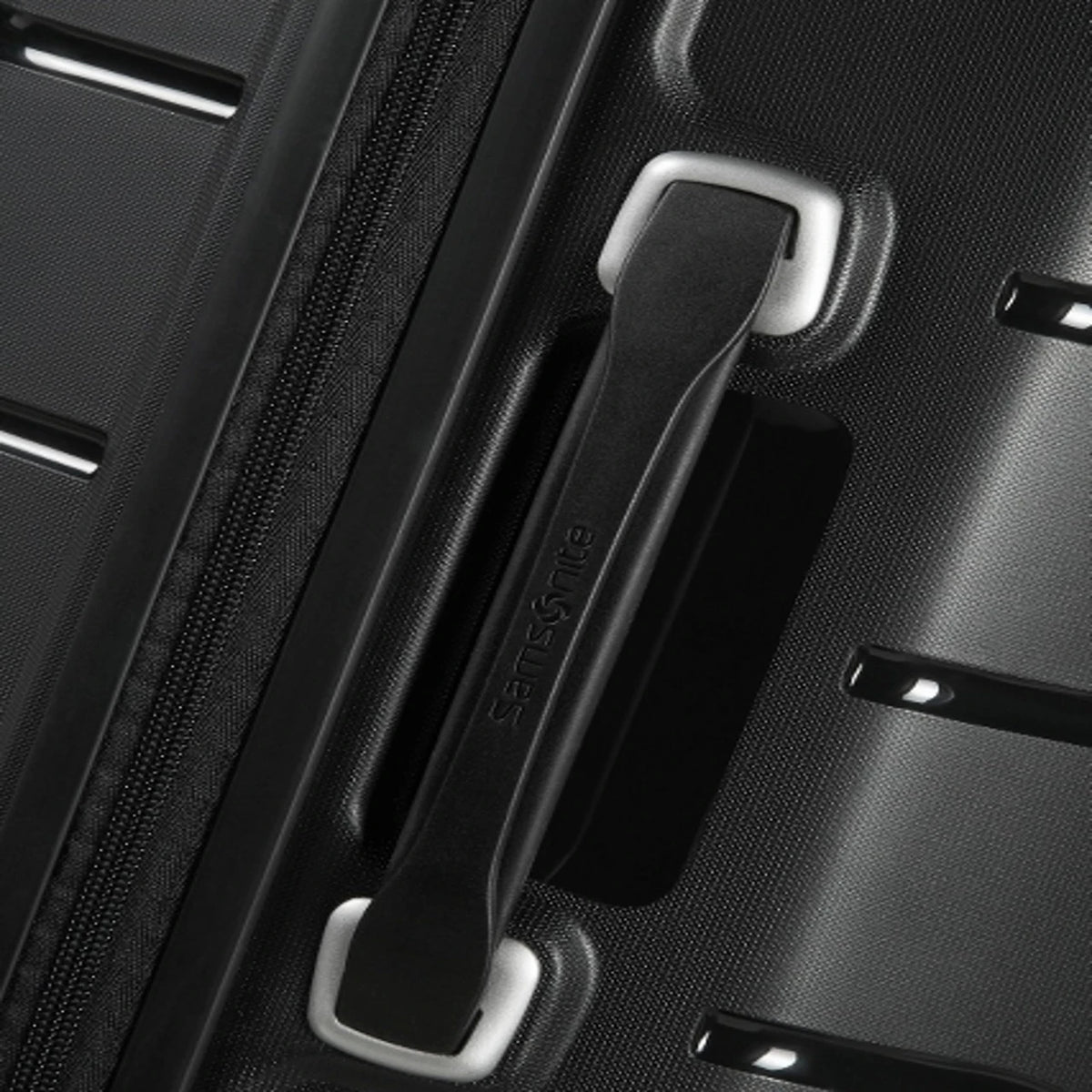 FLUX 4 Expandable Suitcase 81cm (4 Wheel) - Black
