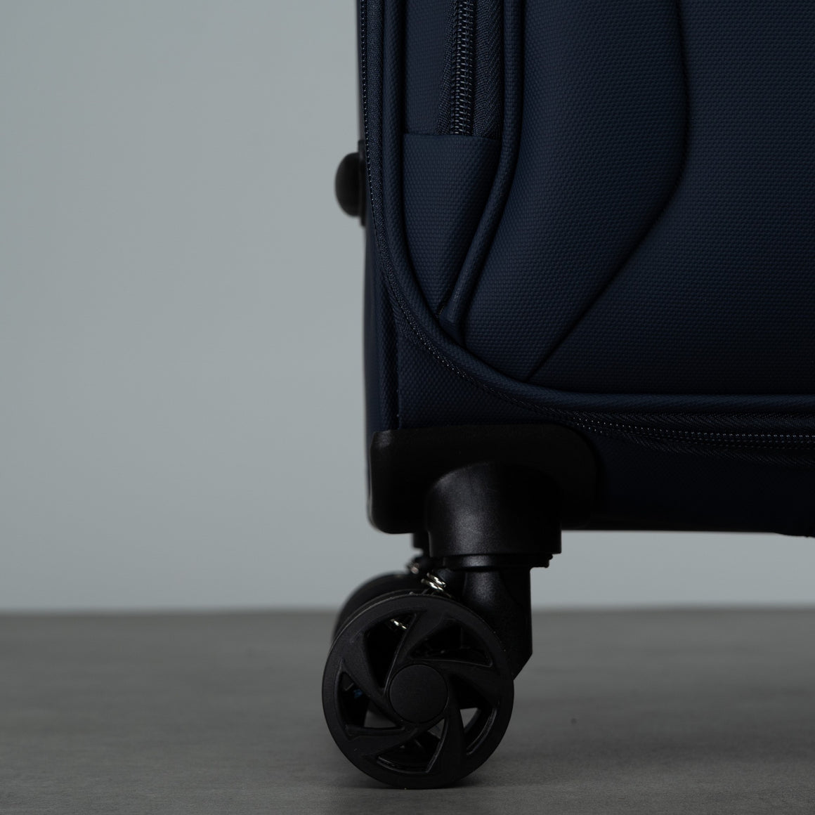 Vitality Set of 4 Suitcases - Navy