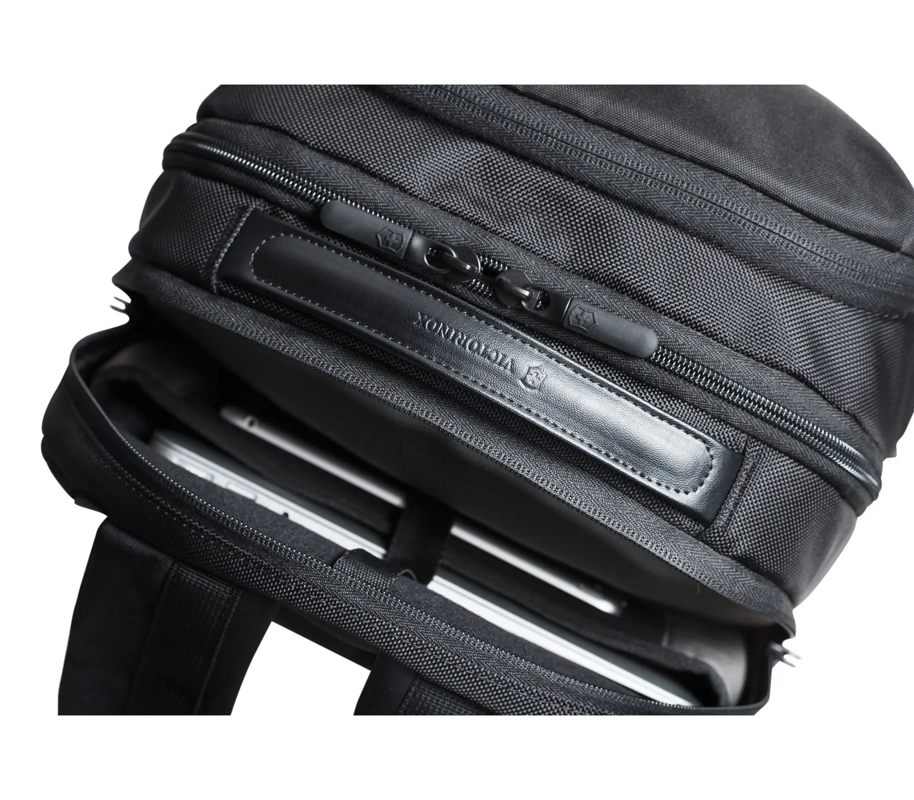 Victorinox travel 2025 backpack